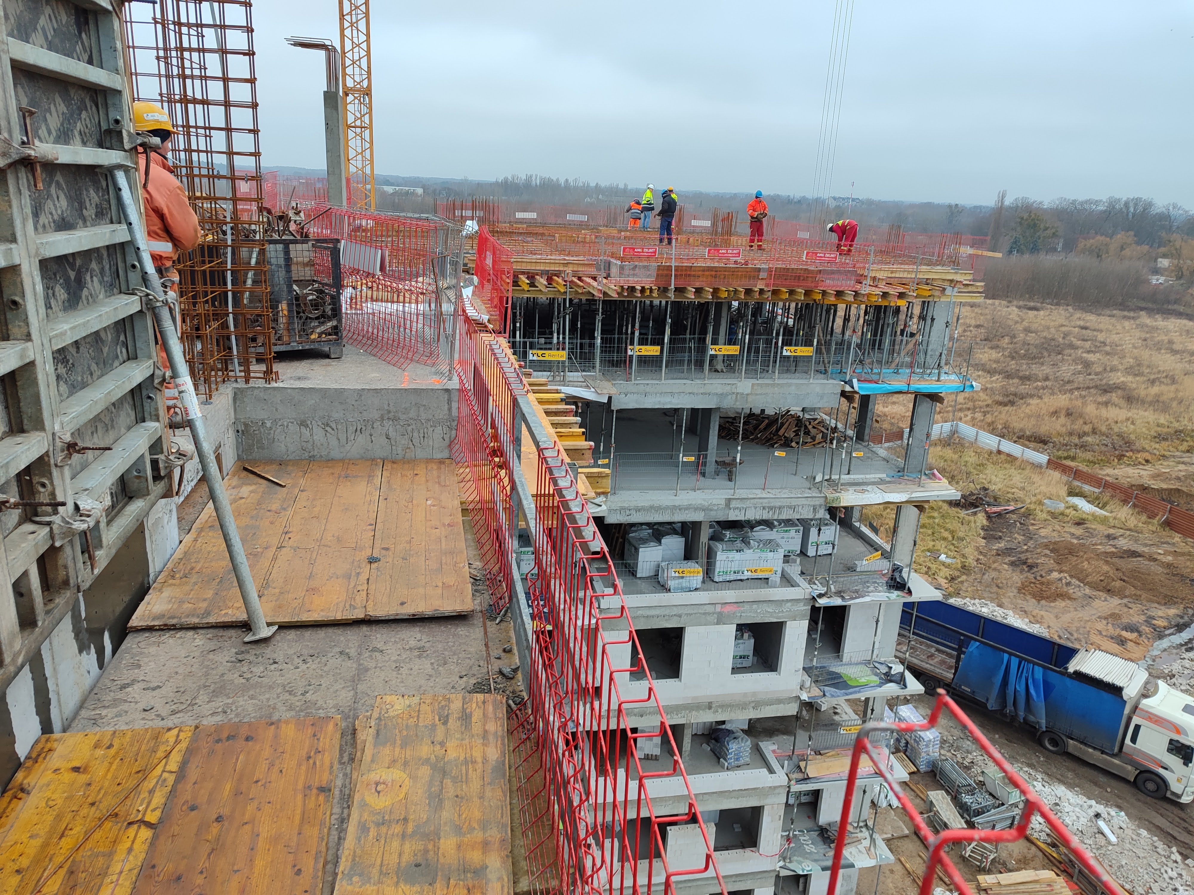 Kontynuujemy prace murarskie